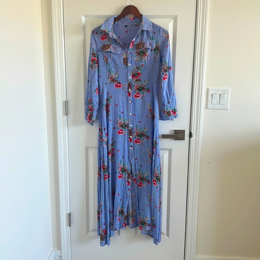 Maxi dress with front slit